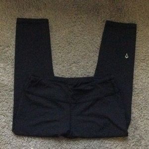 Ivivva black legging capri
